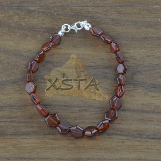 Amber bracelet with cognac beads